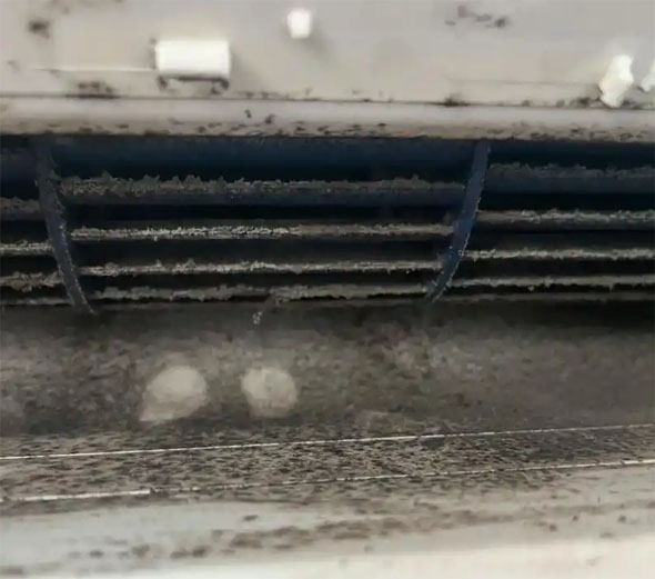 木兰空调吹的风有股烧焦味是怎么回事